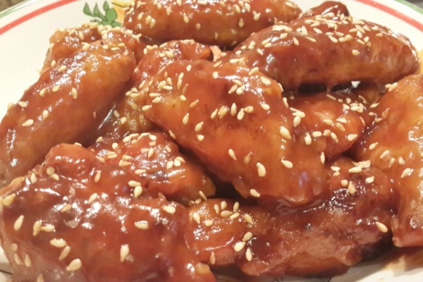 أجنحه الدجاج بصوص الباربكيو و السمسم