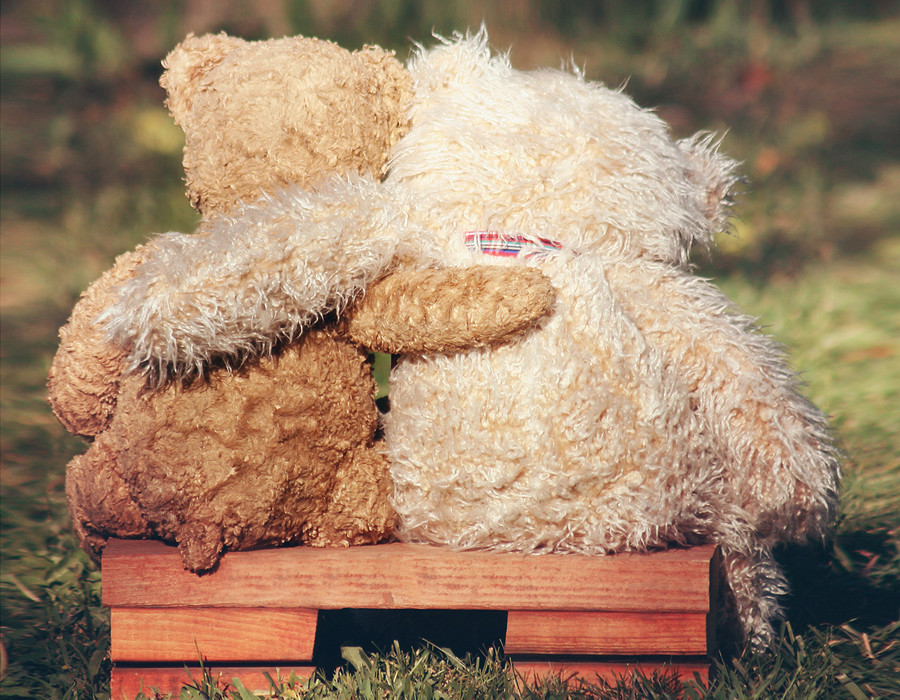 مساعدة الصديقة أزمة الصديق وقت الضيق