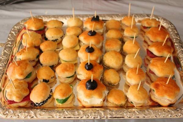 Canapé – كنابيه (بالعجينة الذهبية)