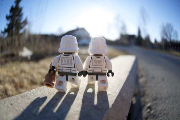 البحث عن صديقة