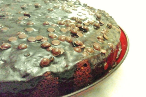 كيكة الشكولاته السهله بصوص الشكولاته و الشوكلت شيبس