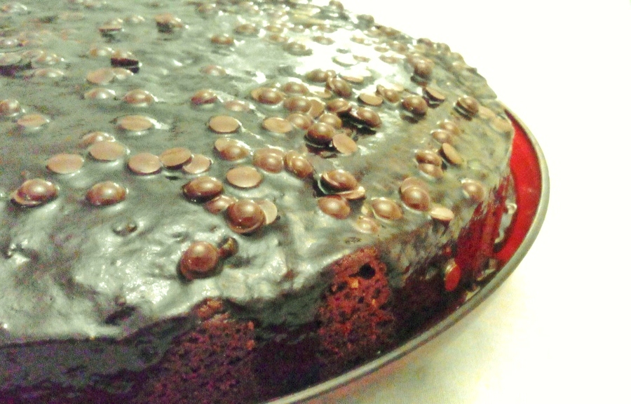 كيكة الشكولاته السهله بصوص الشكولاته و الشوكلت شيبس